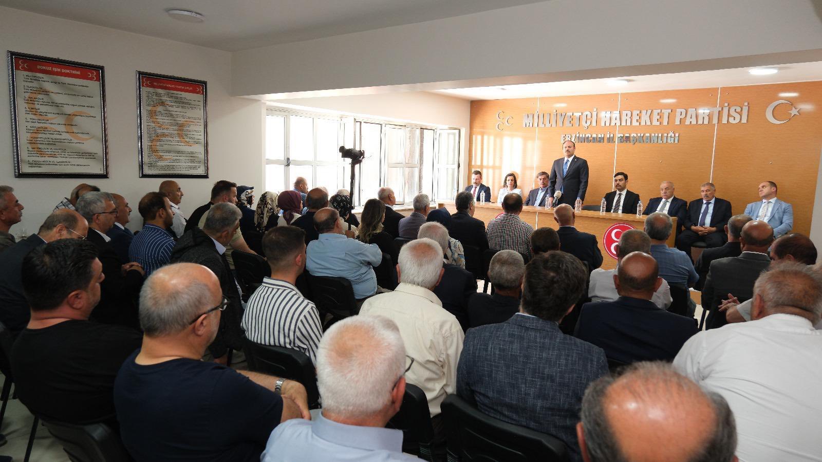 Milliyetçi Hareket Partisi İl teşkilatı tarafından düzenlenen bayramlaşma programı yoğun