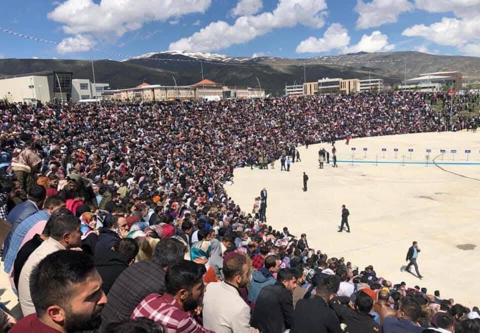 Erzincan Binali Yıldırım Üniversitesi 2024-2025 Akademik Yılı mezunları, düzenlenen mezuniyet