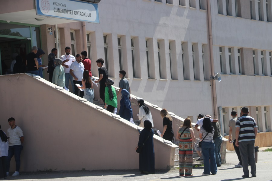 Üniversiteye girişte belirleyici adımlardan biri olan Yükseköğretim Kurumları Sınavı'nın (YKS)