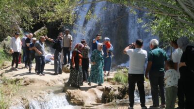 Son günlerde yaşanan aşırı sıcak havadan kaçan gurbetçiler, dünyanın en