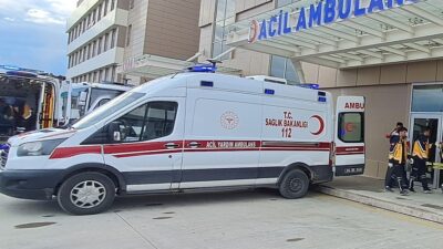 Erzincan’da öğlen saatlerinde 15.30 da otomobil ve motosikletin çarpıştığı trafik