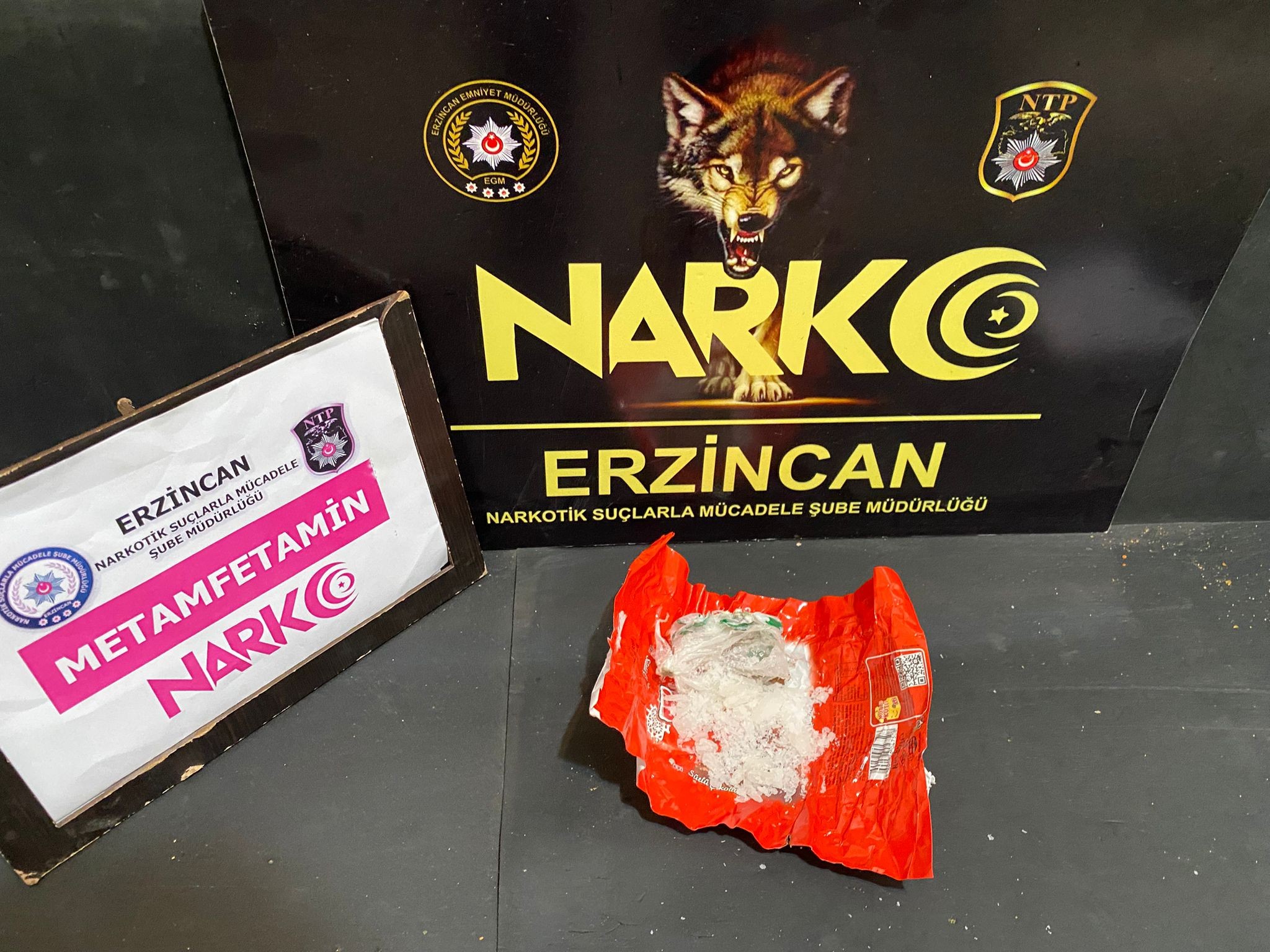 Uyuşturucu ile mücadelesini aralıksız sürdüren Erzincan Polisi gerçekleştirdiği çalışma kapsamında,