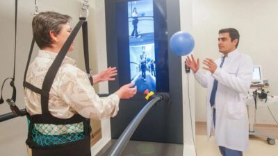 İstanbul'da düzenlenen “Robotik Rehabilitasyon” söyleşisi, inme sonrası robot destekli tedavinin