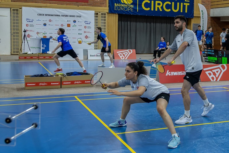 A Milli Badminton takımda yer alan Erzincan alt yapısında yetişen