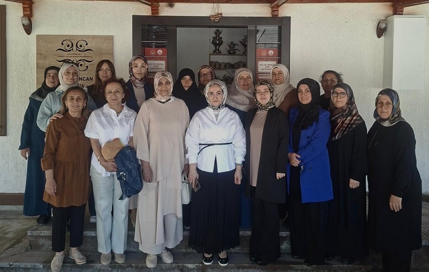 Erzincan’ın yöresel ürünlerinin yer aldığı Hünerli Eller Kooperatifi’ne destek ziyaretinde
