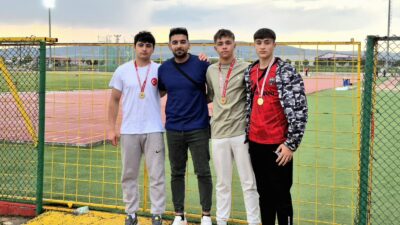 Erzincanlı atletler Ahmet Berat Bozdemir, Poyraz Aslan ve Görkem Gül,