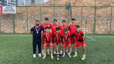 Erzincan erkek futbol takımı, Elazığ'da düzenlenen "Sokaklar Bizim" grup müsabakalarında