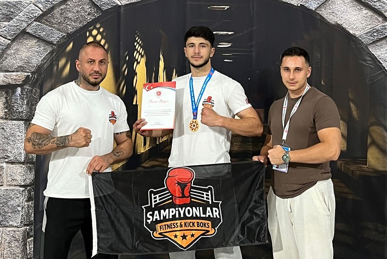İzmir' de düzenlenen Türkiye Kickboks Şampiyonası'nda Gençler 86 kilo lowkick