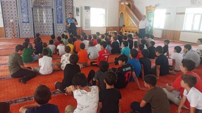 Erzincan Polisi Yaz Kur’an Kurslarında eğitim alan öğrencilere yönelik “Biz