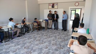 Erzincan İl Müftülüğüne bağlı Divarcı Kur’an Kursu’nu ziyaret eden il