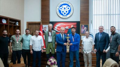 Erzincan Binali Yıldırım Üniversitesi Spor Bilimleri Fakültesi öğrencilerinden oluşan Palan