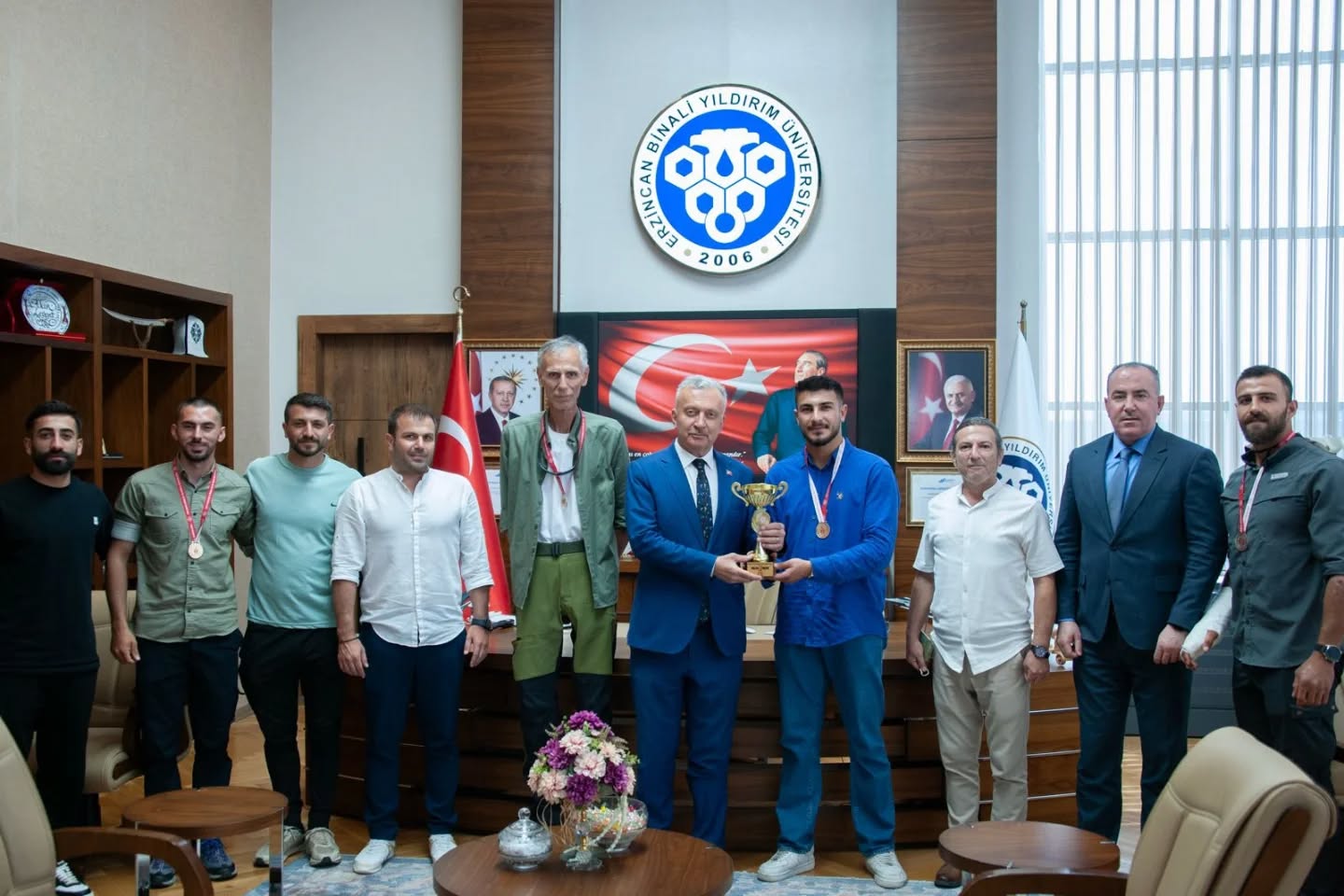 Erzincan Binali Yıldırım Üniversitesi Spor Bilimleri Fakültesi öğrencilerinden oluşan Palan
