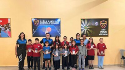 Erzincan Polisi Değer Erzincan spor okullarında bilgilendirme faaliyetlerini devam ettiriyor.