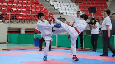 Anadolu Yıldızlar Ligi Karate Grup Müsabakaları, Erzincan'da düzenlenen açılış töreniyle