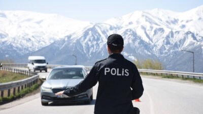 Erzincan Polisi, araması bulunan şahıslara yönelik yaptığı operasyonlarda 34 yıl