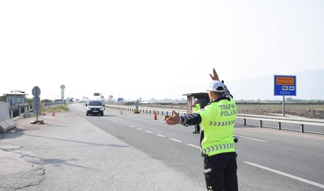 Erzincan Polisi, araması bulunan şahıslara yönelik yaptığı operasyonlarda 24 yıl