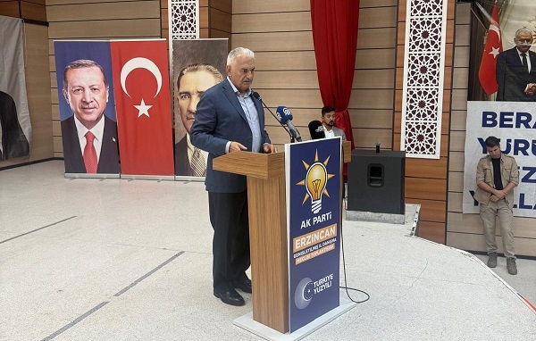 AK Parti Erzincan Genişletilmiş İl Danışma Meclisi toplantısına katılan Türk