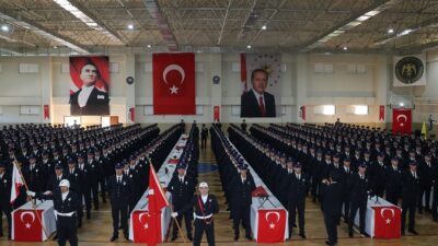 Erzincan Polis Meslek Eğitim Merkezinde (POMEM) eğitimlerini tamamlayan 449 öğrenci