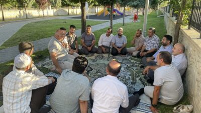 Milletin manevi hayatına rehberlik eden, hem sevincinde hem de hüznünde