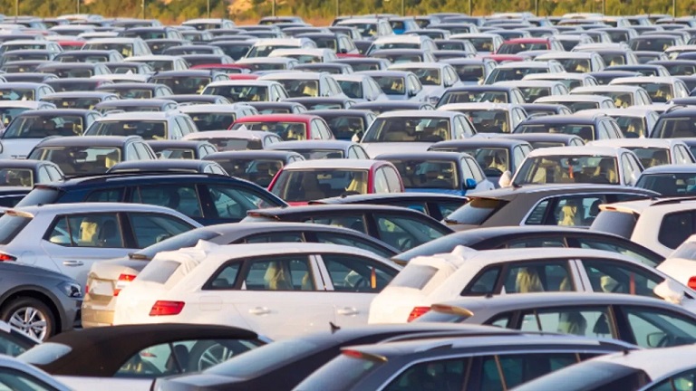 Resmi Gazete’de yayımlanan düzenlemeyle, içten yanmalı, hibrit ve elektrikli tüm