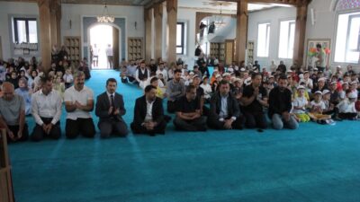 Erzincan Refahiye İlçedeki Yaz Kur'an Kursları'nın kapanış programı Yıldırım Cami