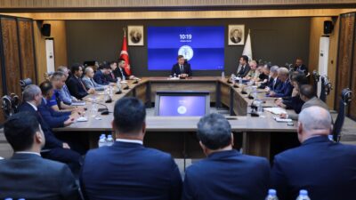 Erzincan Valisi Hamza Aydoğdu başkanlığında vali yardımcıları ve birim amirlerinin