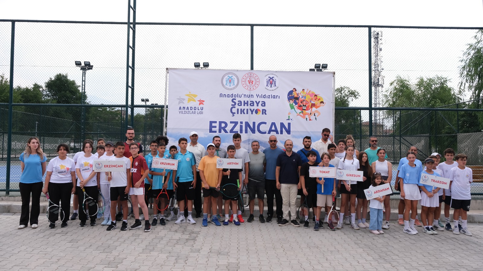 Erzincan, Anadolu Yıldızlar Ligi Tenis müsabakalarına ev sahipliği yapıyor. 8