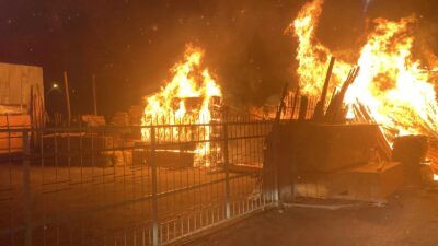 Erzincan'da Keresteciler Sitesi'nde yangın çıktı. Yangın diğer iş yerlerine sirayet