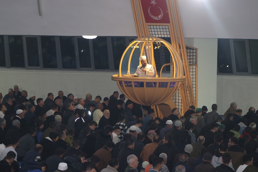 Türkiye genelinde camilerde Diyanet İşleri Başkanlığınca hazırlanan "Allah’ın Dinini Yüceltme