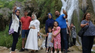 Erzincan Çağlayan beldesinde bulunan ve her mevsim ziyaretçilerine farklı görsel