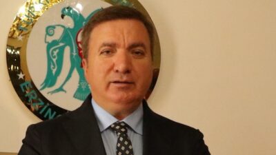 30 Ağustos Zafer Bayramı Mesajı yayımlayan Erzincan Valisi. Doç. Dr.