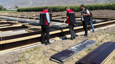 Erzincan’ın Tercan ilçesinde bulunan Tercan Baraj Gölü’nde kafes balıkçılığı artarak