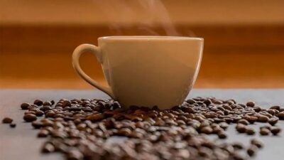 65 derecenin üzerindeki sıcaklıkta içilen çay, kahve ve bitki çayları