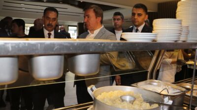 Erzincan Valisi Hamza Aydoğdu, Ahıska Türkleri tarafından hazırlanan yöresel yemeklerinin