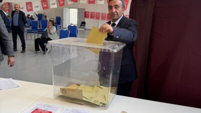 Cumhuriyet Halk Partisi 14. Olağan Kongresinde mevcut başkan Önder Kayışoğlu