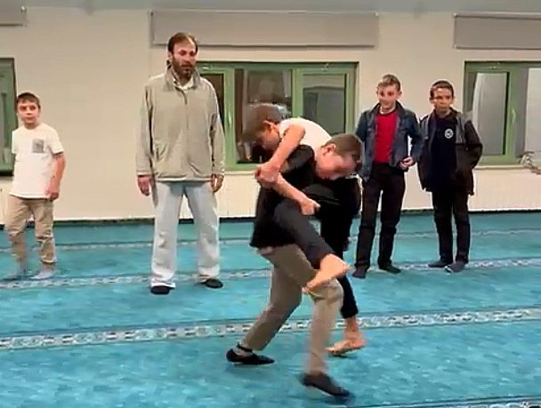 Erzincan İl Müftülüğü Recep Demir Yatılı Erkek Kur'an Kursu hafızlık