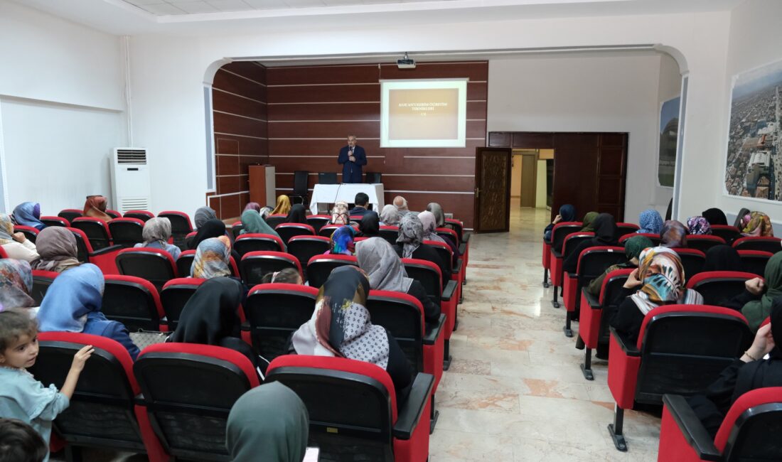 Mushafları İnceleme Kıraat Kurulu Üyesi Fatih Okumuş, Kur’an Kursları öğreticilerine