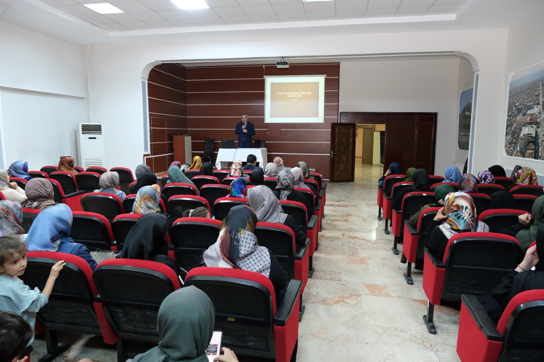 Mushafları İnceleme Kıraat Kurulu Üyesi Fatih Okumuş, Kur’an Kursları öğreticilerine