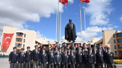 Erzincan’da 19 Eylül Gaziler Günü dolayısıyla tören düzenlendi. Erzincan Belediye