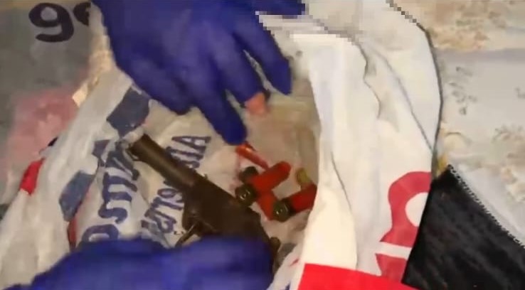 Erzincan polisi il genelinde gerçekleştirdiği operasyonda ruhsatsız silah, ruhsatsız tüfek,