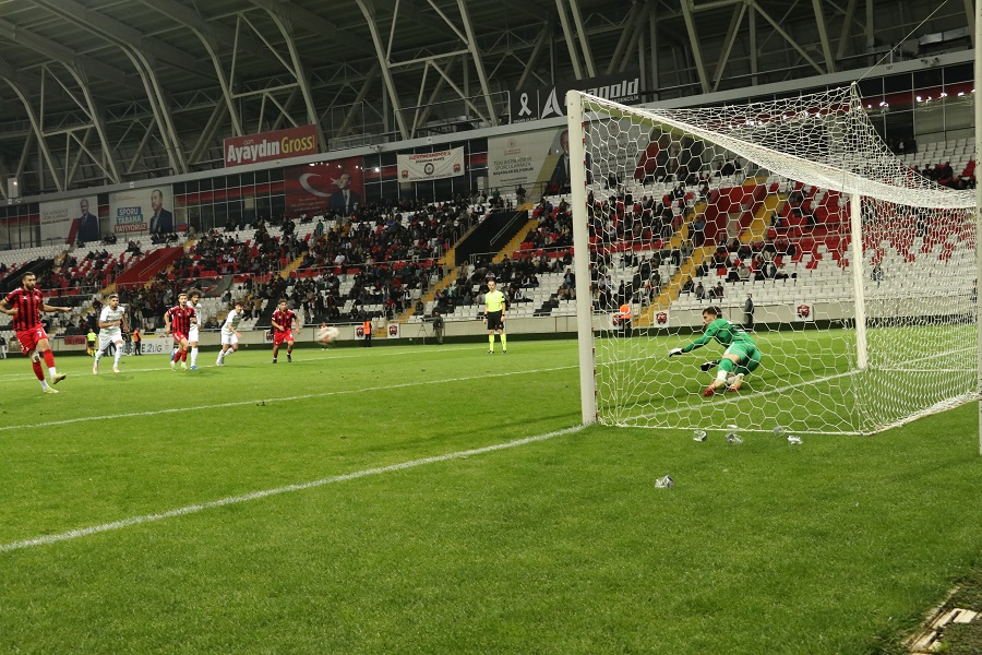 TFF Nesine 2. Lig beyaz gurup 6’ncı hafta mücadelesinde sahasında