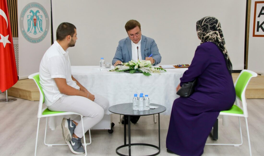 Erzincan Valisi Hamza Aydoğdu, “Halk Günü Buluşmaları” kapsamında vatandaşlarla bir