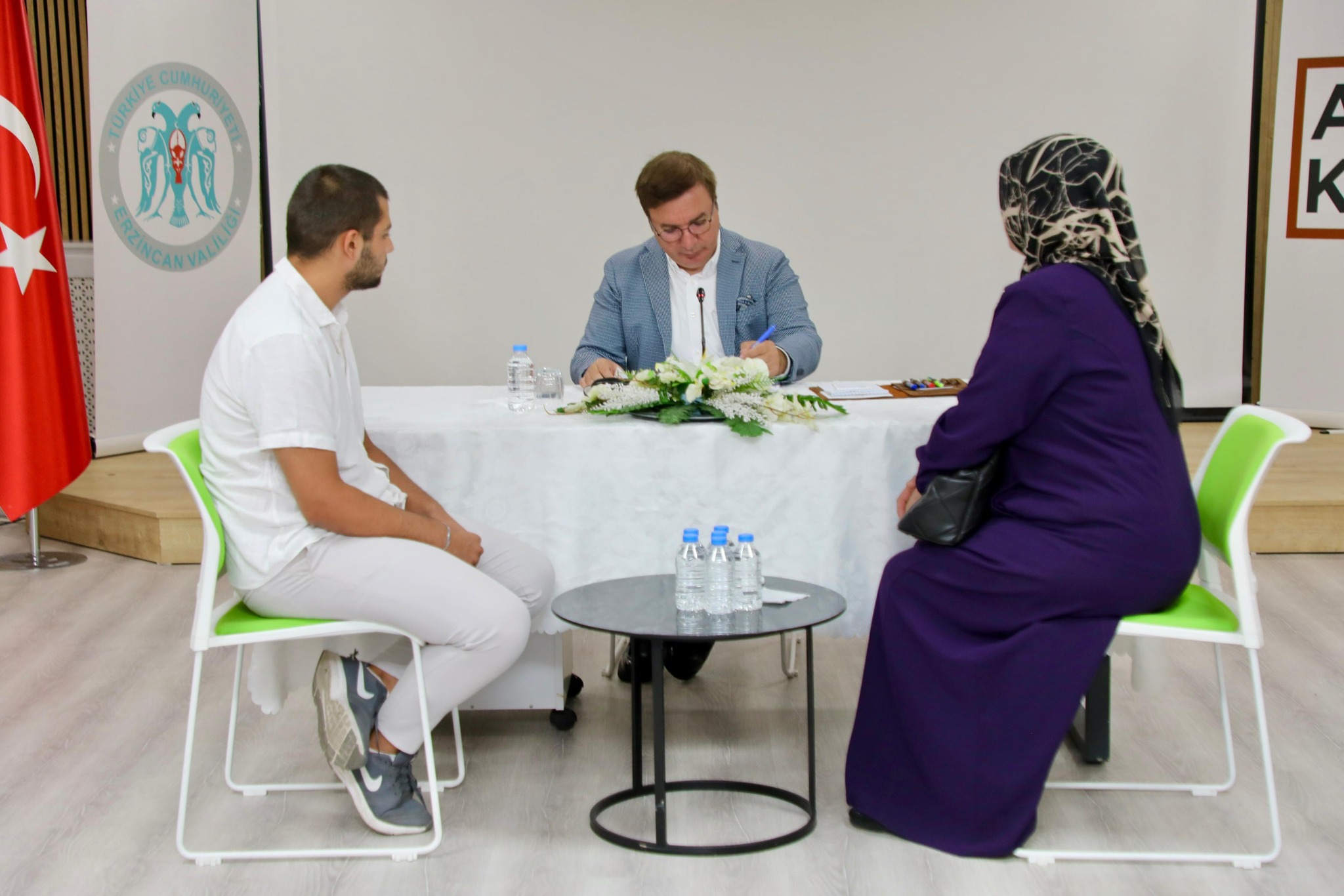 Erzincan Valisi Hamza Aydoğdu, “Halk Günü Buluşmaları” kapsamında vatandaşlarla bir