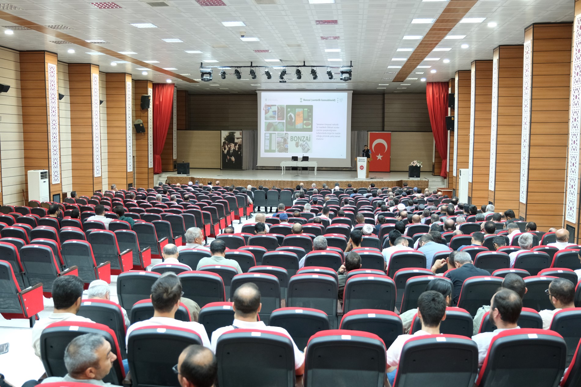 Erzincan İl Müftülüğü konferans salonunda gerçekleştirilen toplantı, Akabe Camii İmam