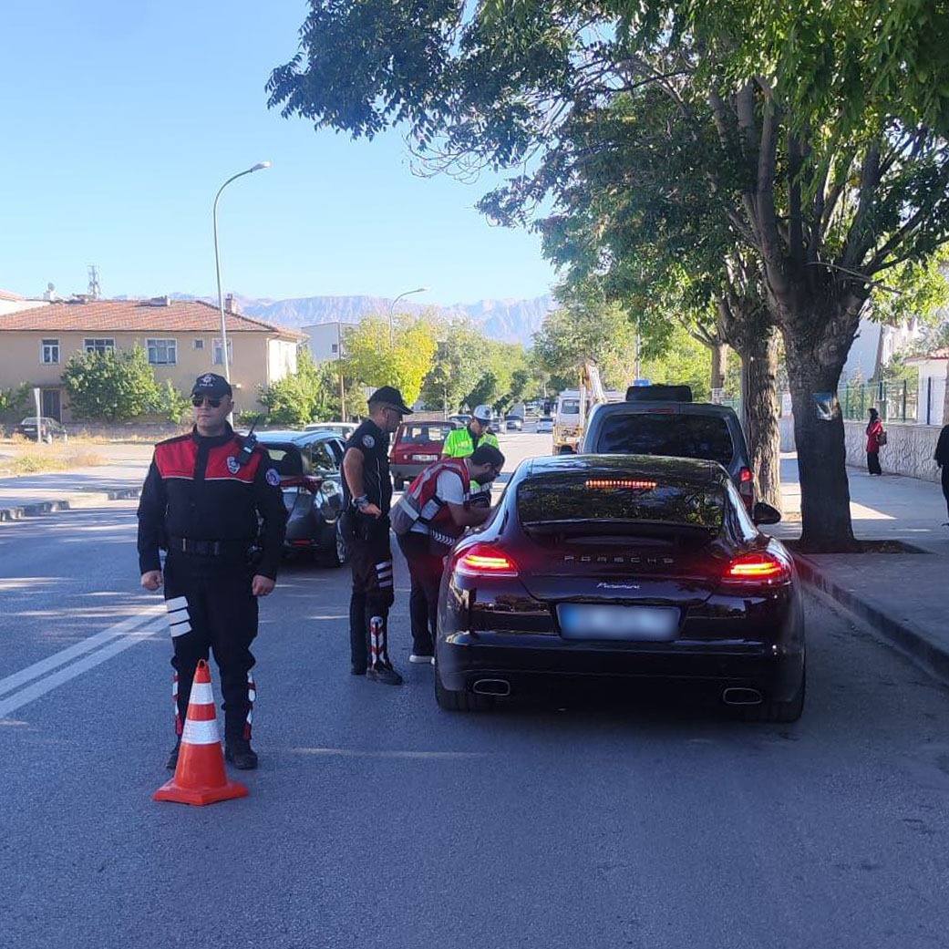 Erzincan İl Emniyet Müdürlüğü Çocuk Şube Müdürlüğü koordinesinde, bağlı ekiplerin