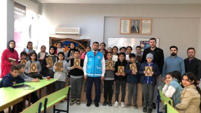 Türkiye Diyanet Vakfı (TDV), “Dersimi Seçiyorum Kuran’ımı Alıyorum” projesi kapsamında