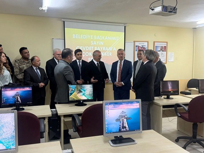 Kemah Meslek Yüksekokulunda, öğrencilerin eğitim süreçlerine katkı sunmak amacıyla Kemah