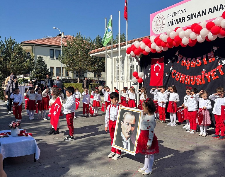 29 Ekim Cumhuriyet Bayramı kutlamaları kapsamında Erzincan Mimar Sinan Anaokulu