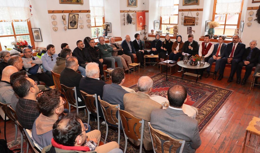 Erzincan Valisi Hamza Aydoğdu ve eşi Emine Aydoğdu Yazar Nurettin