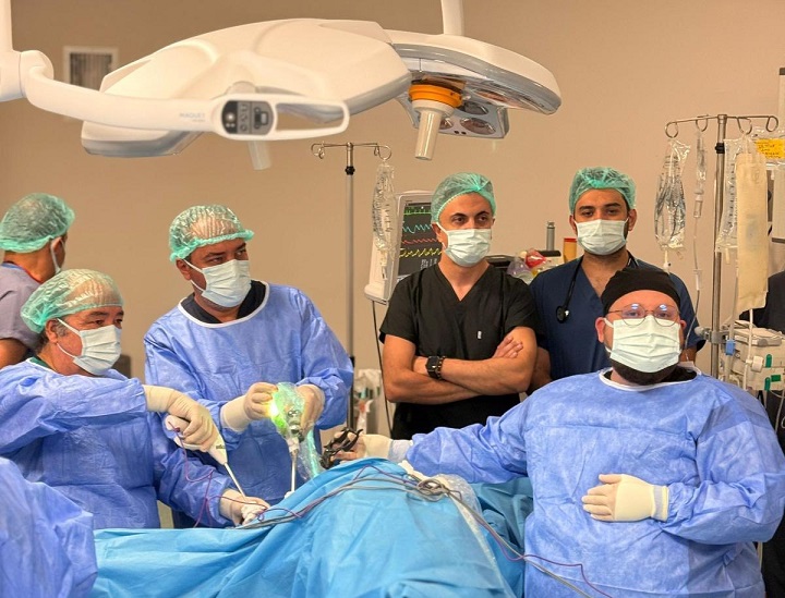 Türkiye’nin yetiştirdiği en değerli bilim insanlarından biri olan Genel Cerrahi